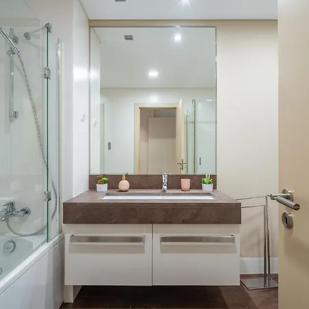 Royal Sea View-2bedroom-ac-1 Min Walk Restaurants Supermk شقة *
