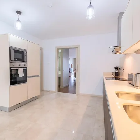 شقة Royal Sea View-2bedroom-ac-1 Min Walk Restaurants Supermk *