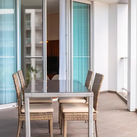 Royal Sea View-2bedroom-ac-1 Min Walk Restaurants Supermk شقة *