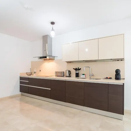 Royal Sea View-2bedroom-ac-1 Min Walk Restaurants Supermk * فونشال