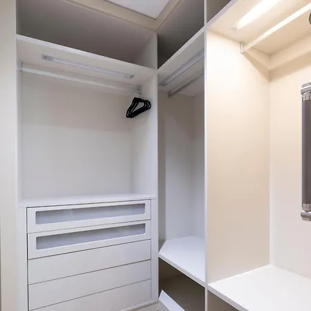 Royal Sea View-2bedroom-ac-1 Min Walk Restaurants Supermk *