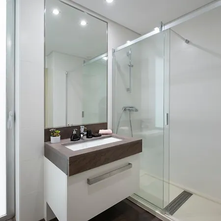 Royal Sea View-2bedroom-ac-1 Min Walk Restaurants Supermk * Funchal (Madeira)